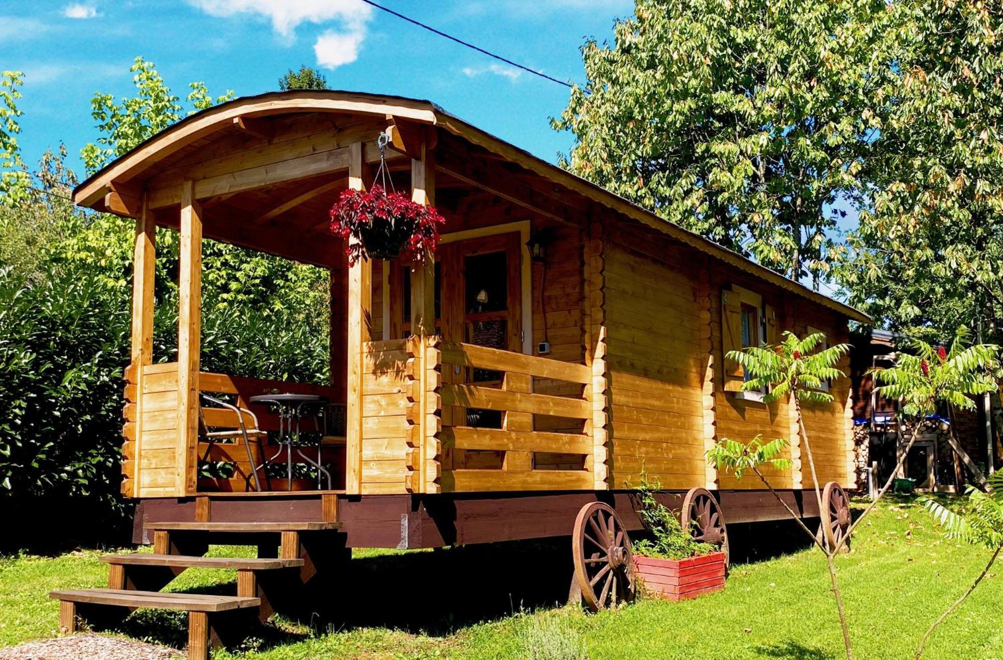 Little Wood Lodges Insolites Bailly-aux-Forges Εξωτερικό φωτογραφία