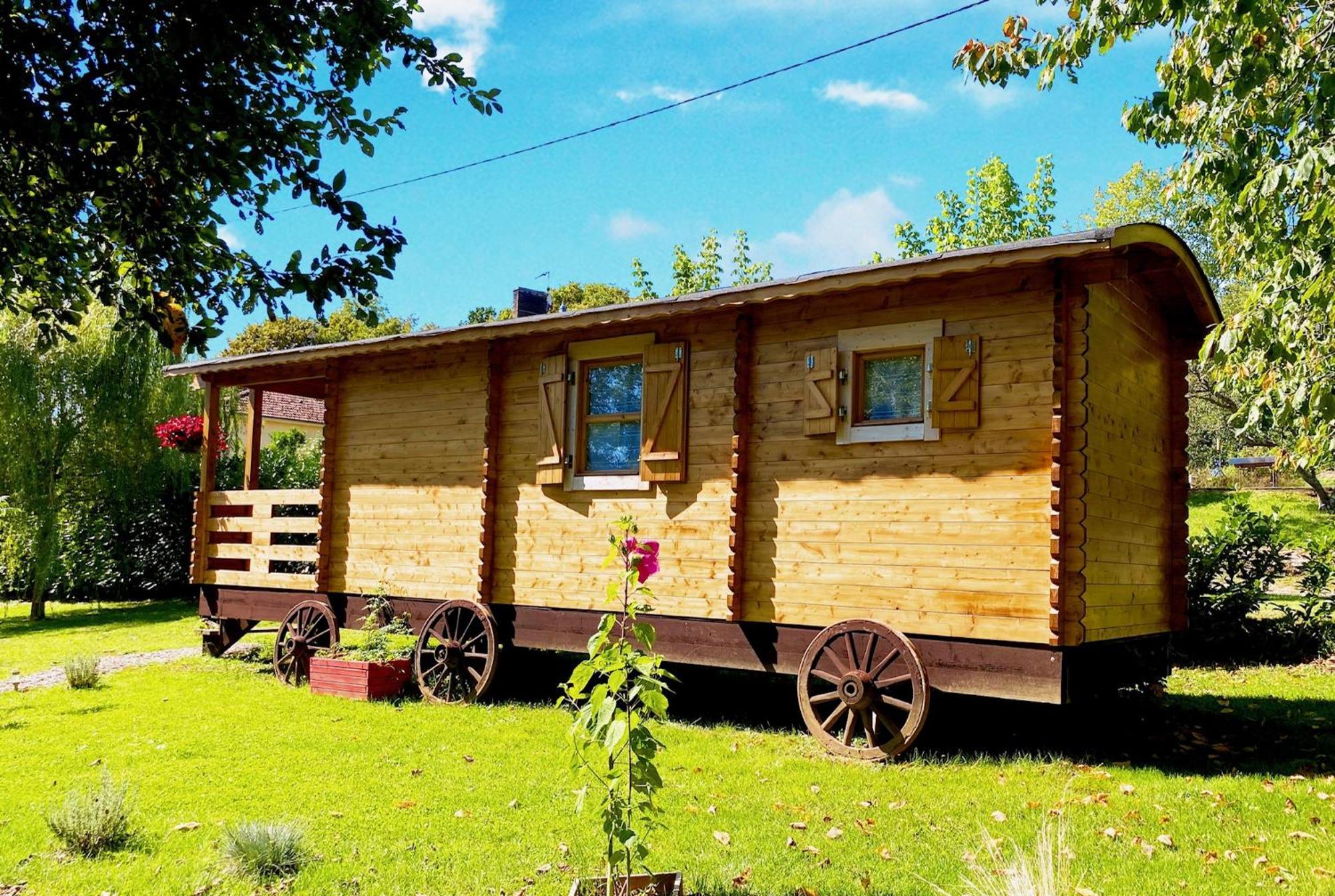 Little Wood Lodges Insolites Bailly-aux-Forges Εξωτερικό φωτογραφία